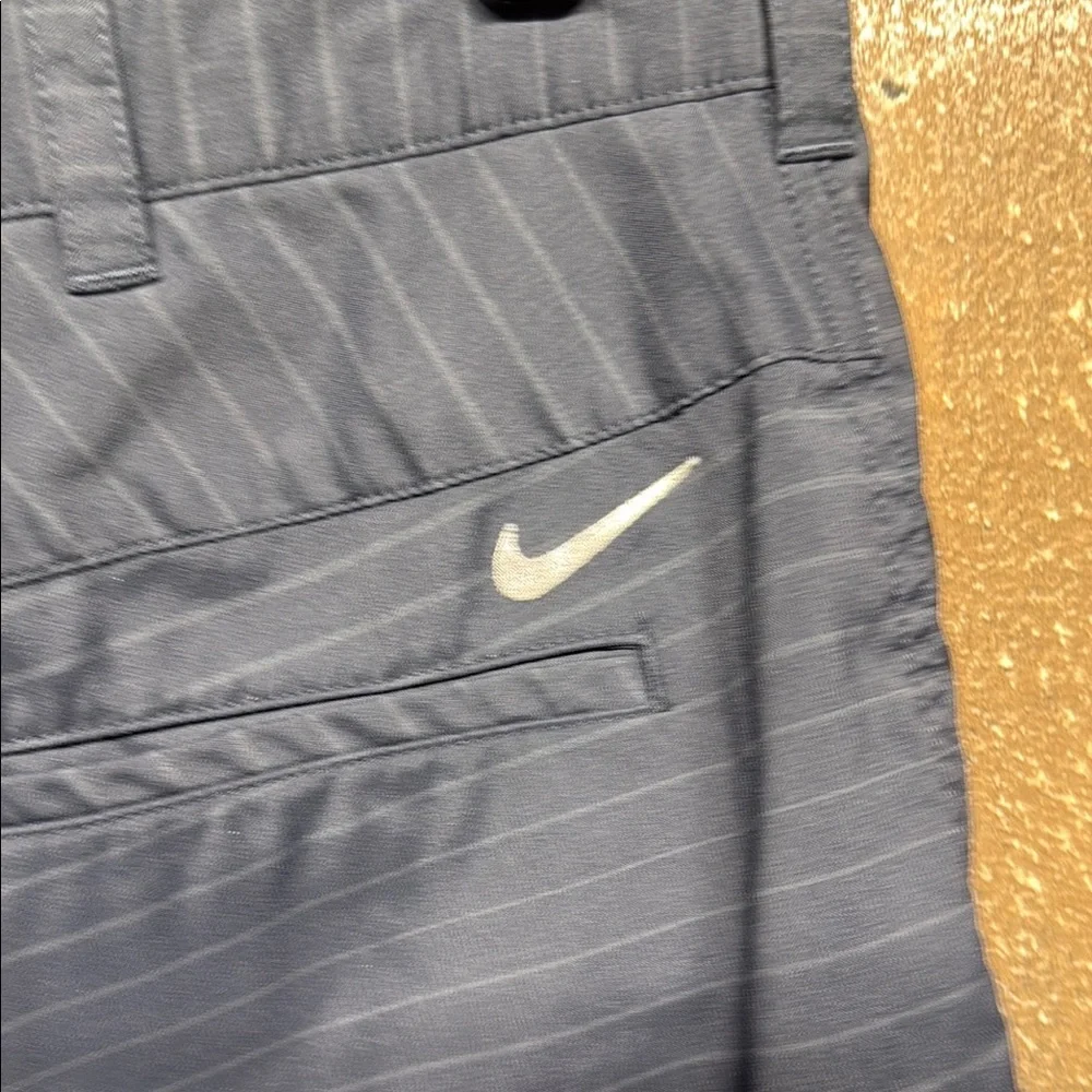 Nike‎ Dri Fit Black with Gray Stripe Golf Shorts Men's Size 34